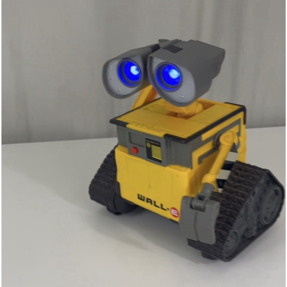 Disney Pixar HELLO WALL-E Remote Control Robot LIGHTS & SOUNDS w/Remote